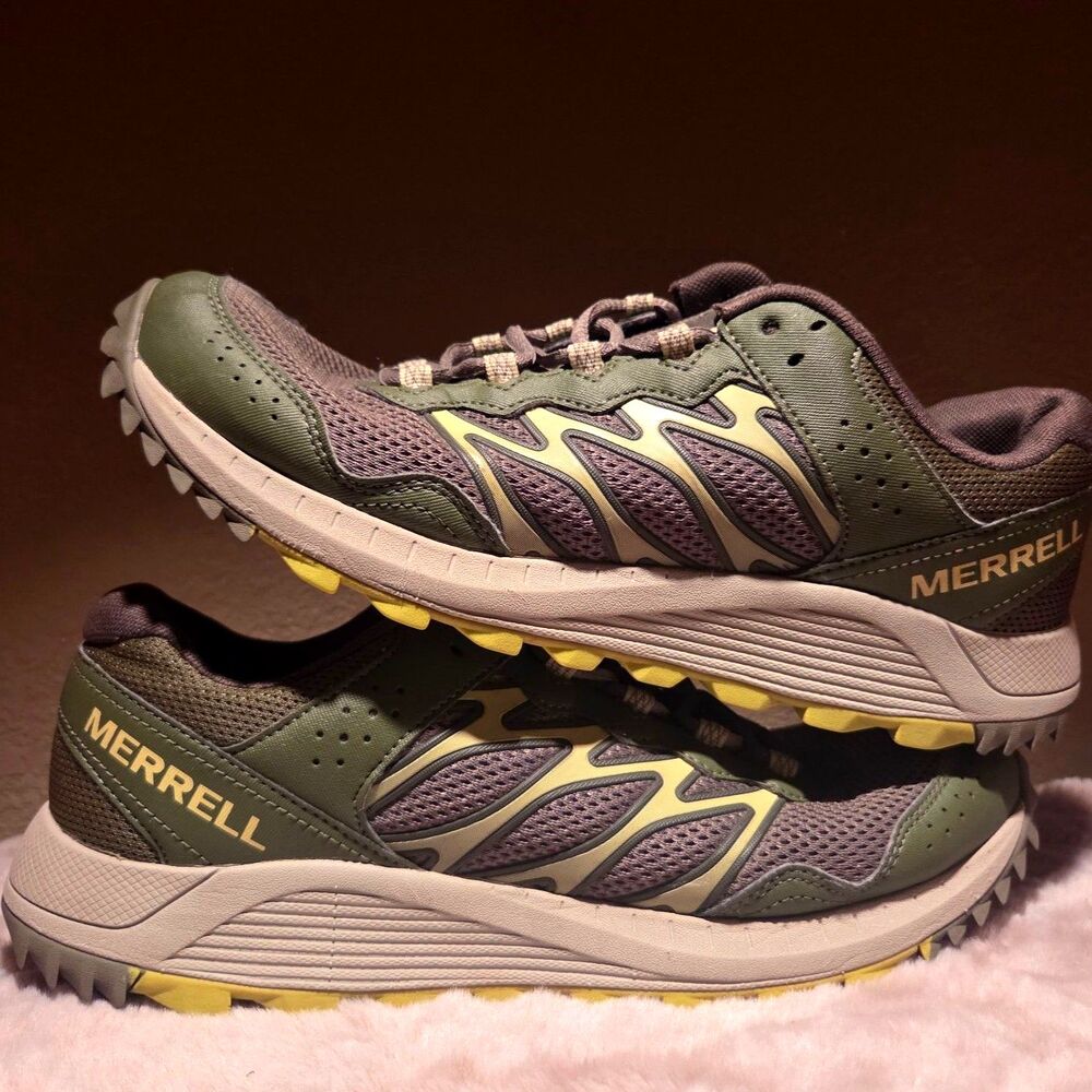Merrell Womens Wildwood Hiking Shoes Size 9.5 Lichen Green/Sage